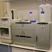 Vysokoúčinný iontovýměnný chromatograf